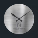 Horloge Ronde Élégant Monogramme Gris Argent Brossé Métallique<br><div class="desc">Élégant Monogramme Gris Argent Brossé À L'Horloge Ronde Personnalisée.</div>