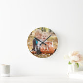 Horloge Ronde Élégant script "Béni" Photo personnalisée (Maison)