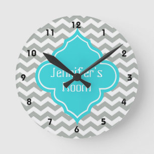 Horloge Ronde Élégant, tendance, moderne gris, chevron bleu aqua