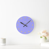 Horloge Ronde Élégantes Étoiles brillantes sur Sky Blue (Maison)