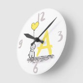 Horloge Ronde Elephant And Yellow Heart Balloon Monogram Nursery (Angle)