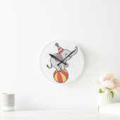 Horloge Ronde Éléphant de cirque mignon sur un ballon – Illustra (Maison)
