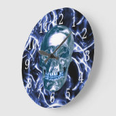 Horloge ronde en bleu chromé électrique (Angle)