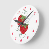 Horloge Ronde Épinglette croisée de fraises (Angle)