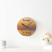 Horloge Ronde Escape to Read Wall Clock | Book Lover Quote (Maison)
