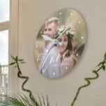 Horloge Ronde Famille photo moderne amour nom<br><div class="desc">Téléchargez votre photo préférée et faites de cette horloge murale moderne branchée un cadeau de souvenir pour vous rappeler votre fiançailles,  mariage,  ou tout autre anniversaire de couple!</div>