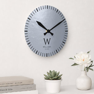 Horloge Ronde Faux monogramme et nom en gris métallisé noir