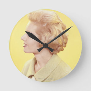 Horloge Ronde Femme blonde 2
