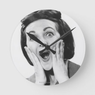 Horloge Ronde Femme faisant le visage