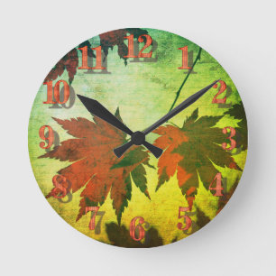 Horloge Ronde Feuille d'érable japonaise et script rouge vert