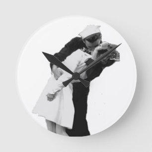 Horloge Ronde Fin de baiser de guerre