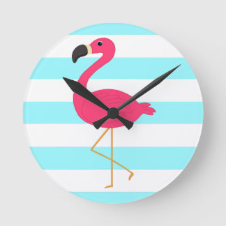 Horloge Ronde Flamant rose rose sur les rayures turquoises