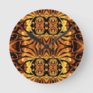 Horloge Ronde flammes orange totem autochtone pôle tribal motif