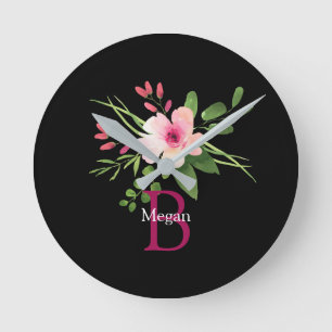 Horloge Ronde Fleur aquarelle, nom et monogramme sur fond noir