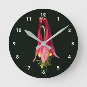 Horloge Ronde Fleur de colombine rouge unique