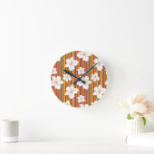 Horloge Ronde Fleurs blanches sur un arrière - plan rayé (Maison)