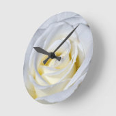 Horloge Ronde Fleurs de rose blanches (Angle)