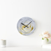 Horloge Ronde Fleurs de rose blanches (Maison)