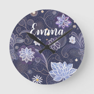 Horloge Ronde fleurs délicates à motif blanc-bleu