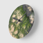 Horloge Ronde Formation rocheuse de grès avec de la mousse vert (Angle)