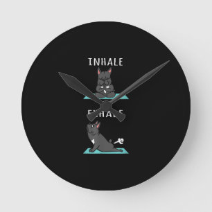 Horloge Ronde French Bulldog Yoga Inhale Exhale Funny Dog Don.