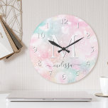 Horloge Ronde Glam Parties scintillant rose Pastel Motif fille<br><div class="desc">Personnalisez facilement ce joli motif de parties scintillant de livre rose avec votre nom et/ou monogramme personnalisés.</div>