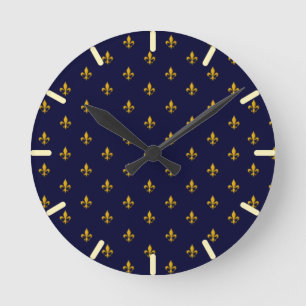Horloge Ronde Golden Fleur de Lis sur Navy Blue