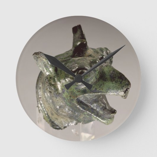 Horloge Ronde Griffin head, fragment of a cauldron attachment, f (Recto)