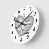 Horloge Ronde Grosse infirmière de coeur gris (Angle)
