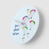 Horloge Ronde Groupe Paraglider avec ailes arc-en-ciel - Votre t (Angle)