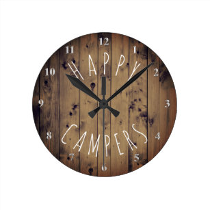 Horloge Ronde Happy Campers Rustic Wood   Retraite RV Camping