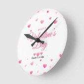 Horloge Ronde Heureuse Sainte-Valentin de Coeurs roses (Angle)