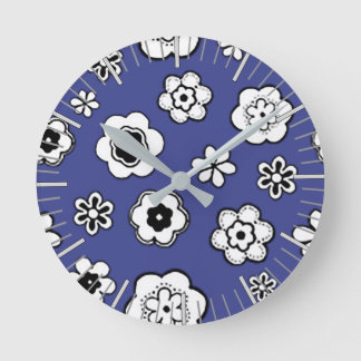 Horloge Ronde Jardin de fleurs en Bayou bleu