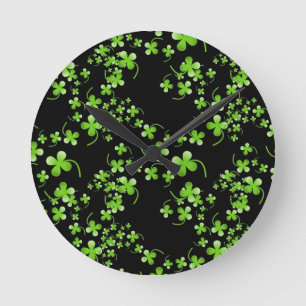 Horloge Ronde Joli motif Shamrock, vert sur accessoire noir