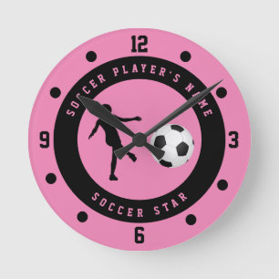 Horloge Ronde Joueuse de football personnalisée rose et noir pou