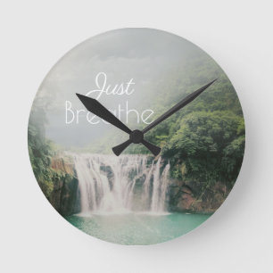 Horloge Ronde Just Breathe Calming Quote with Waterfall Photo Bl