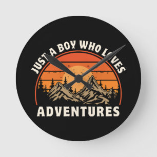 Horloge Ronde juste un garçon qui aime les aventures