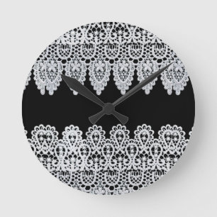 Horloge Ronde La dentelle blanche forme une frontière sensible