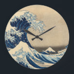 Horloge Ronde La Grande Vague, 1830-1833 par Katsushika Hokusai<br><div class="desc">Katsushika Hokusai - Sous la vague de Kanagawa, La Grande vague, 1830-1833. Katsushika Hokusai était un artiste japonais, peintre ukiyo-e et graveur de l'époque Edo.</div>