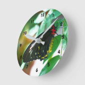 Horloge Ronde La nature des papillons noirs (Angle)