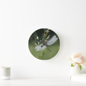 Horloge Ronde La rosée a couvert la libellule de Darner (Maison)