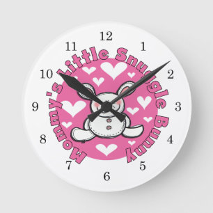 Horloge Ronde Le petit lapin de la petite poupée de maman