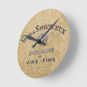 Horloge Ronde Le vin français sur Burlap (Angle)