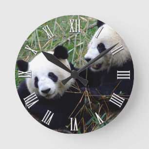 Horloge Ronde Les ours panda géants aiment jouer / Famille Panda