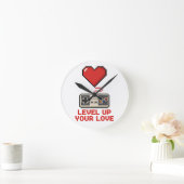 Horloge Ronde Level Up Your Love, Retro Pixel Gaming Design (Maison)