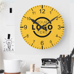 Horloge Ronde Logo de Custom Company<br><div class="desc">Add your custom corporate logo to create a wall clock. Makes a great promotional giveaway or corporate gift for customers,  vendor,  employees or other special people. choose from different clock shapes and sizes. No minimum quantity,  no setup fees.</div>