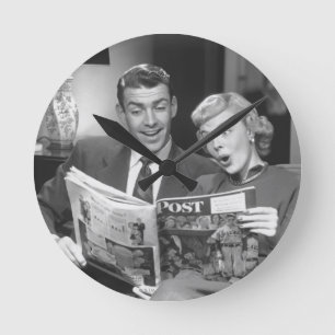 Horloge Ronde Magazine Couple Reading