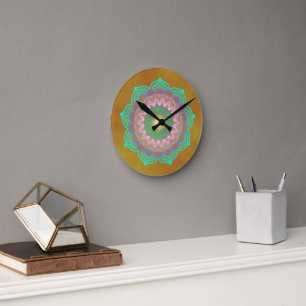 Horloge Ronde Mandala Coloré sur Fond Doré
