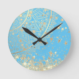 Horloge Ronde Mandala envoûtant avec Gold Stars sur Turquoise 