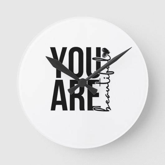 Horloge Ronde Minimalist “Beautiful” Typography Design – Black a (Recto)